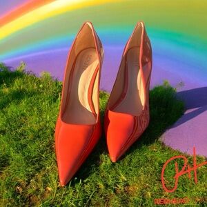 NWT Schultz patent leather stilettos in sold out Orange size 9.5